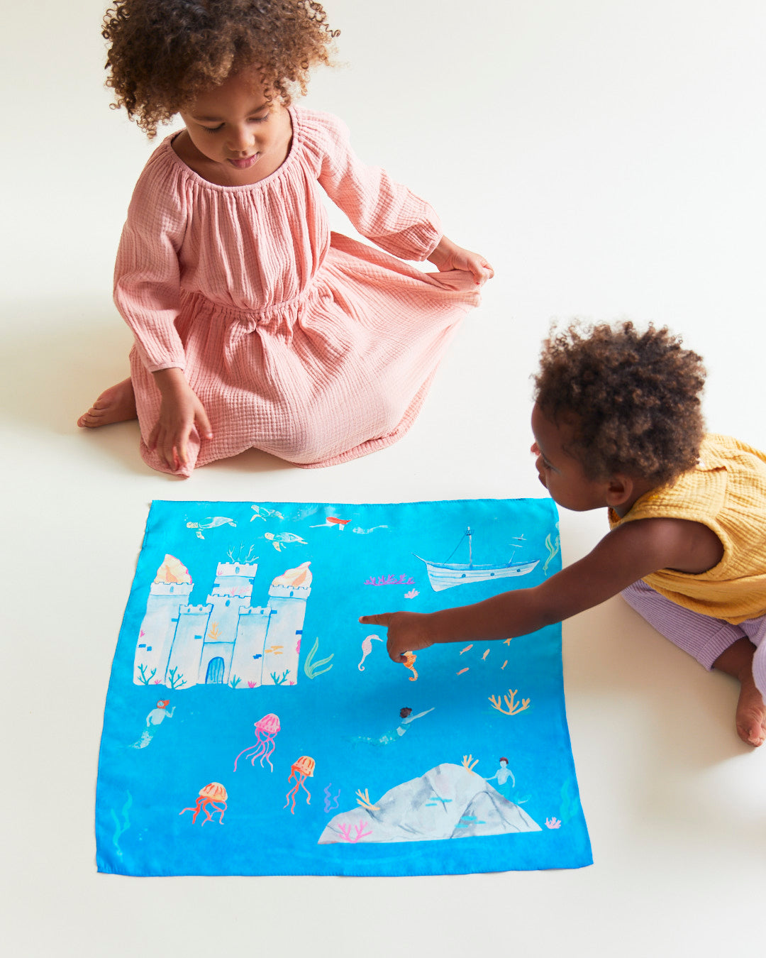 'Under the Sea' seek 'n find playsilk