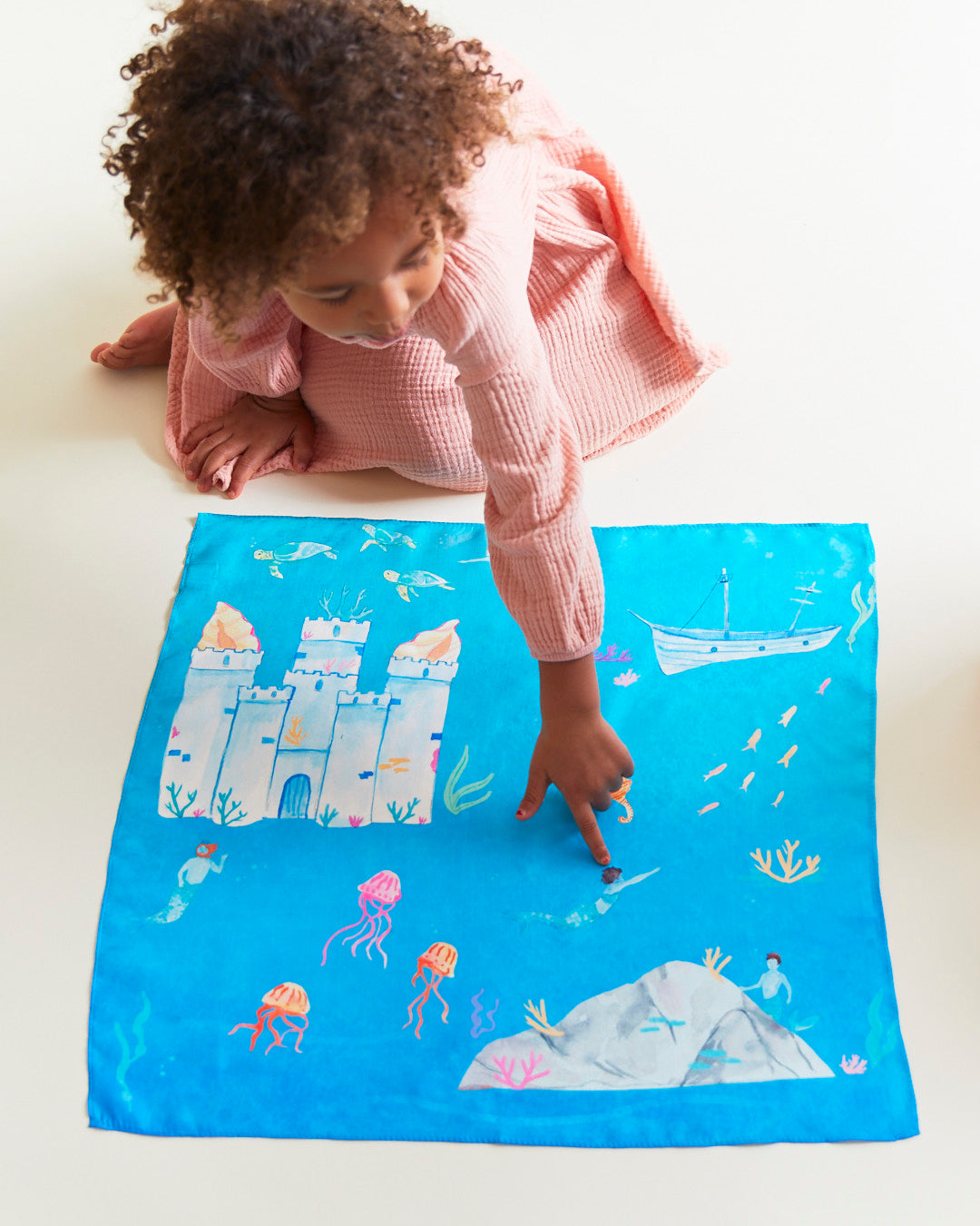 'Under the Sea' seek 'n find playsilk