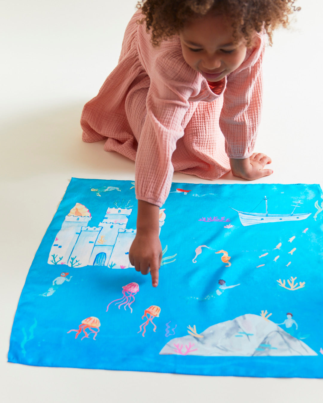 'Under the Sea' seek 'n find playsilk