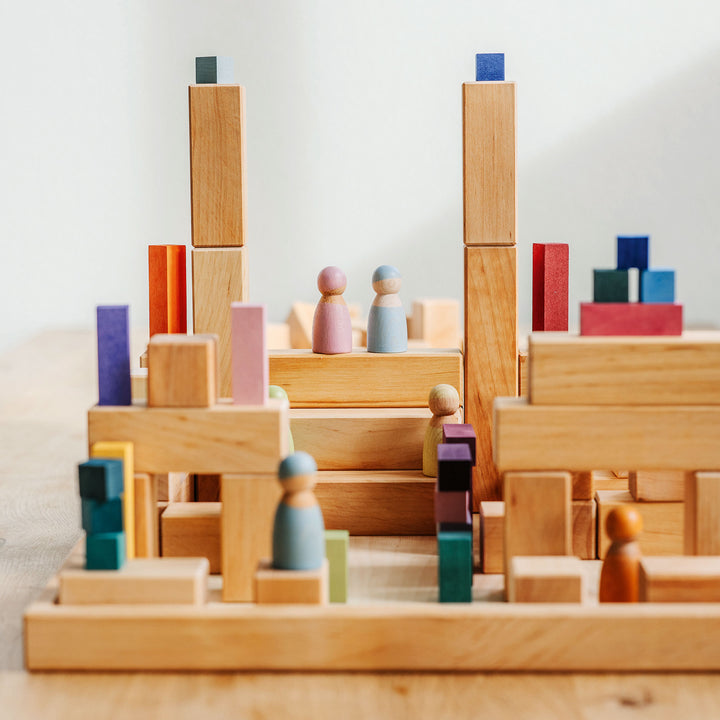 Grimm's large stepped pyramid, natural, 4 cm thick blocks