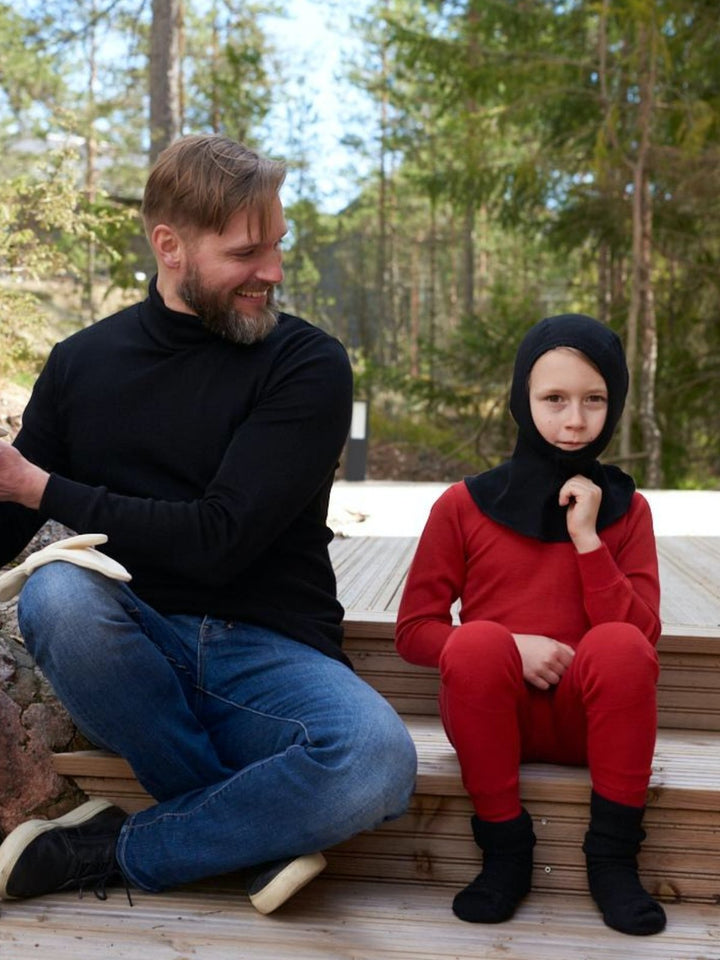 Ruskovilla_lapset_children_merinovilla_merinowool_kyparalakki_balaclava_villasukat_woolsocks1.jpg