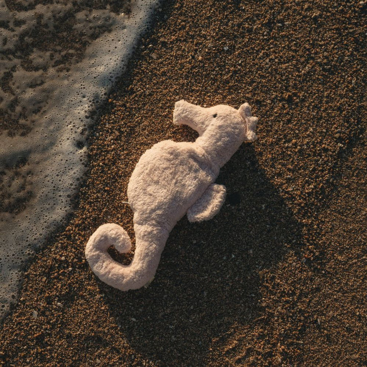 cuddly seahorse with warming inlet