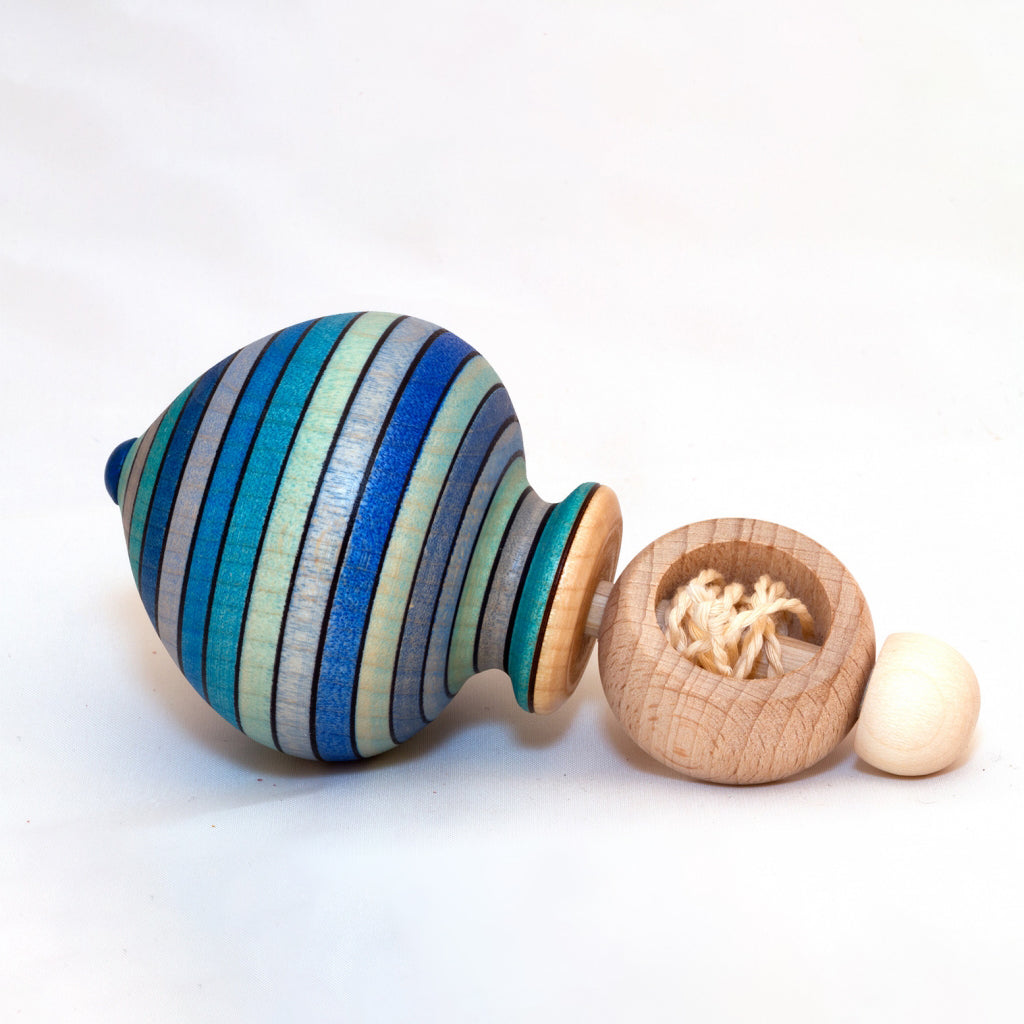 spinning top with retractable starter