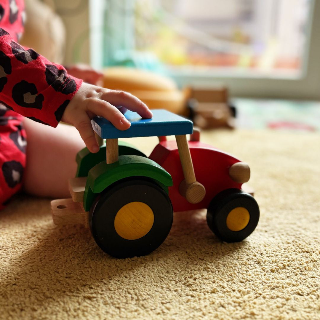 Bajo Tractor with Wagon