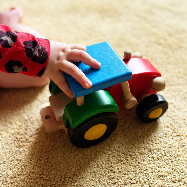 Bajo Tractor with Wagon