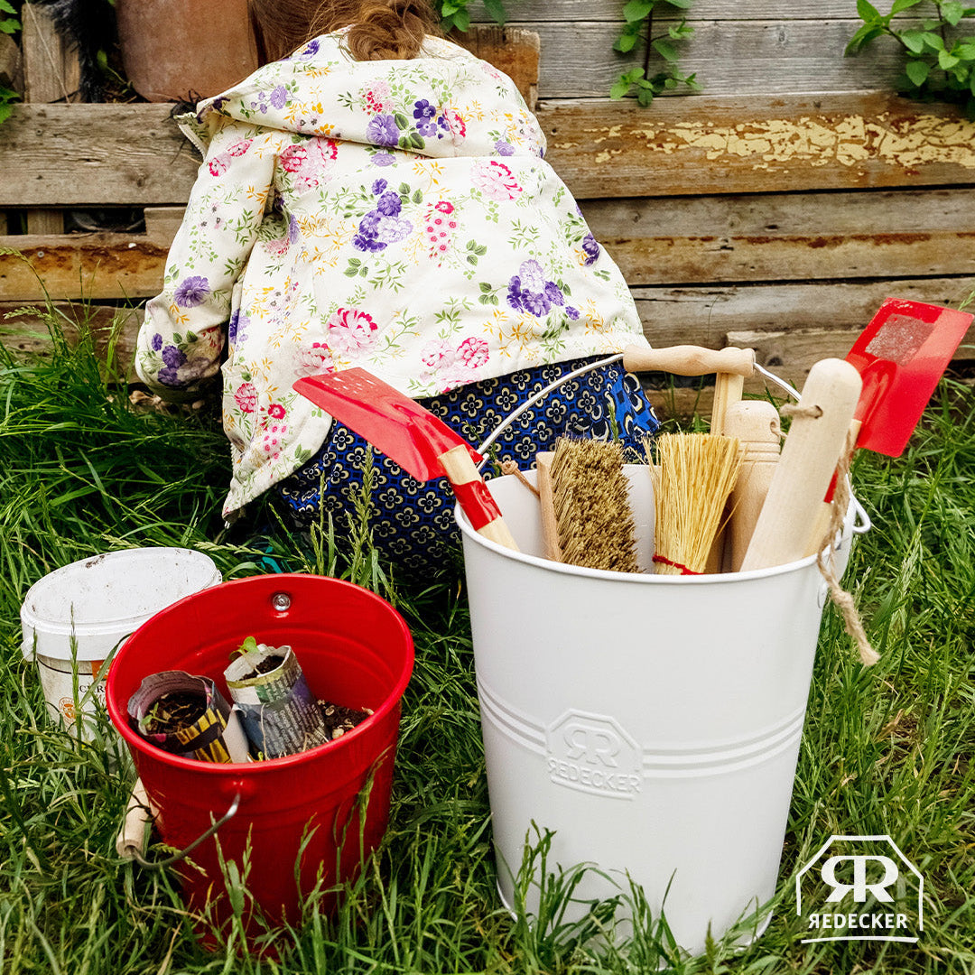 metal bucket
