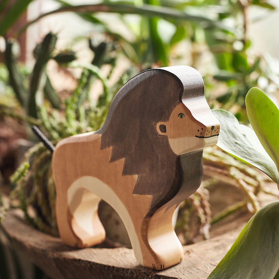 Holztiger lion