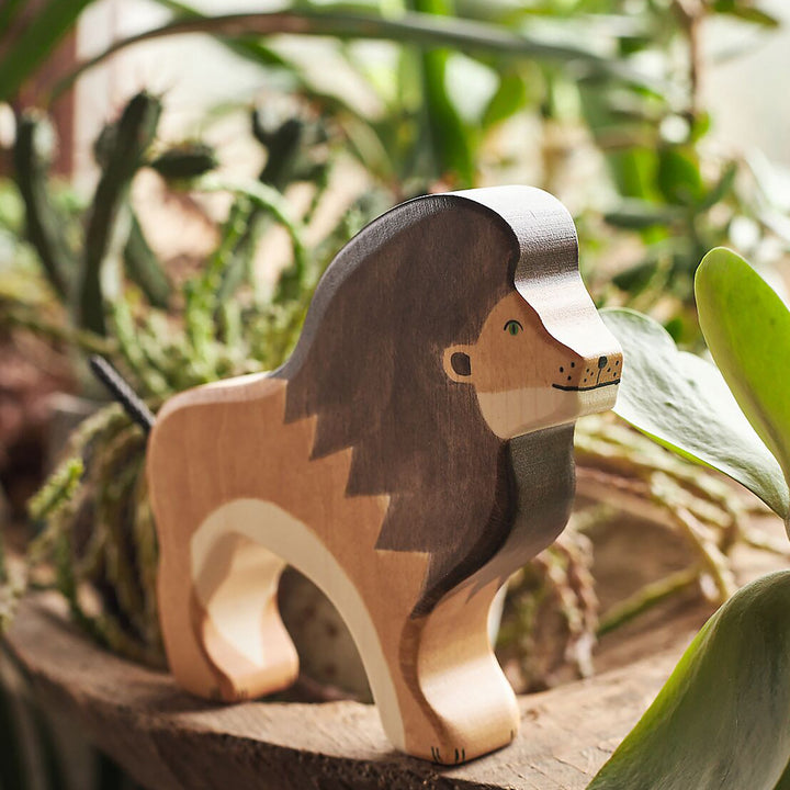 Holztiger lion