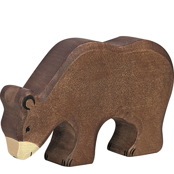 Holztiger brown bear feeding