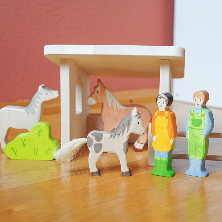 Holztiger male farmer