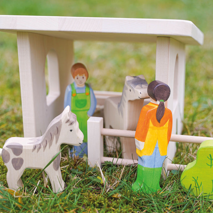 Holztiger male farmer