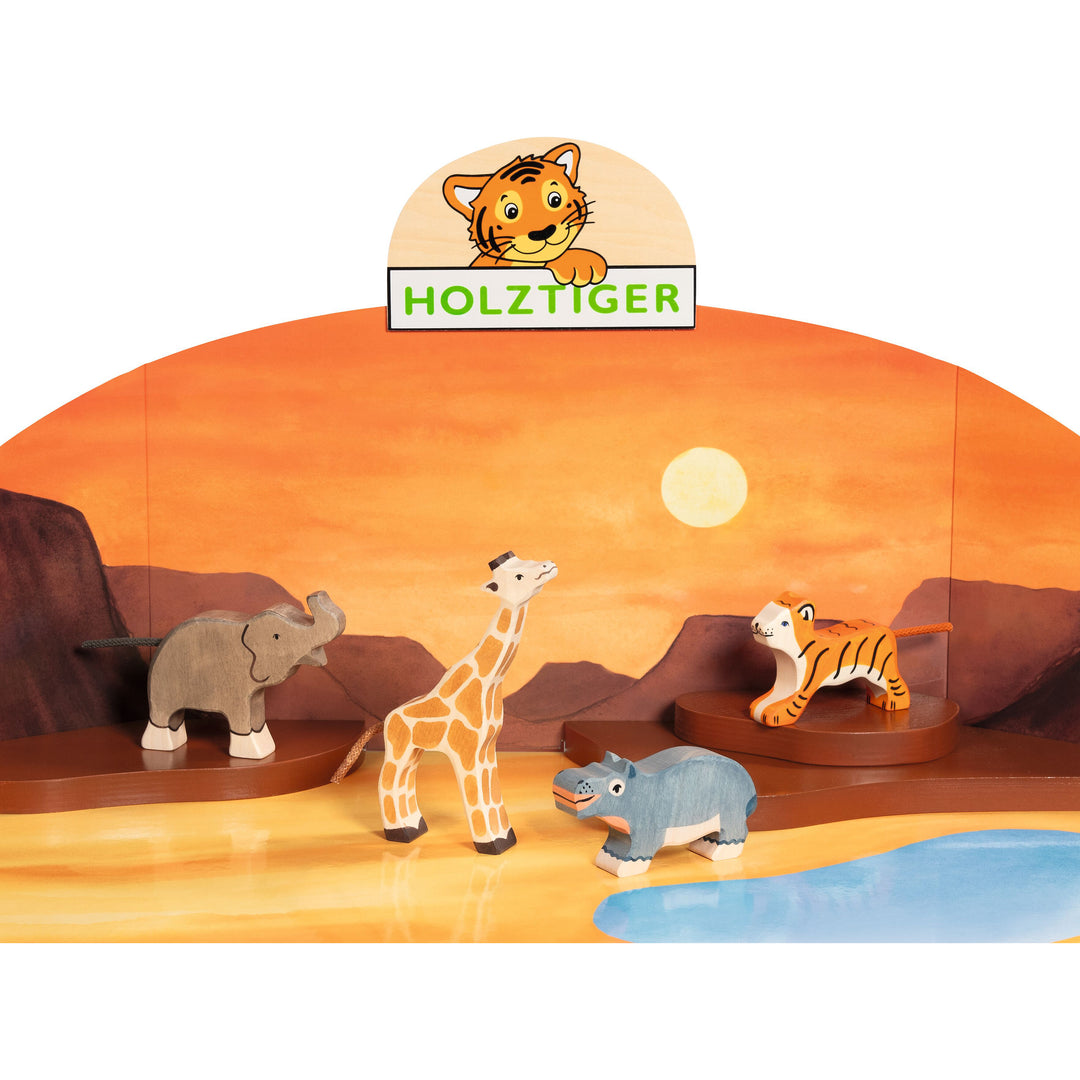 Holztiger giraffe, small, head up