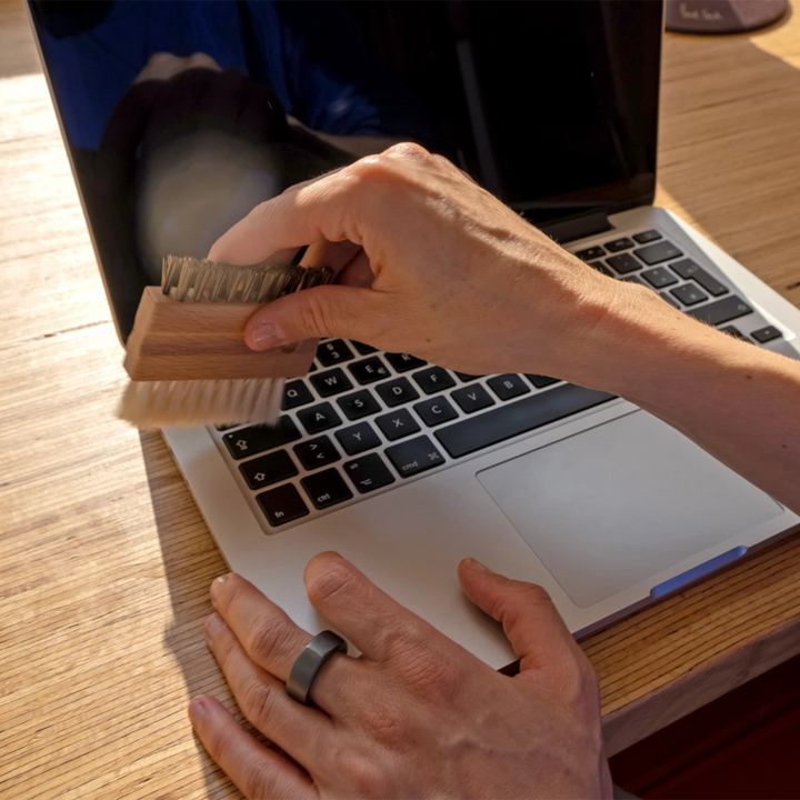 keyboard brush