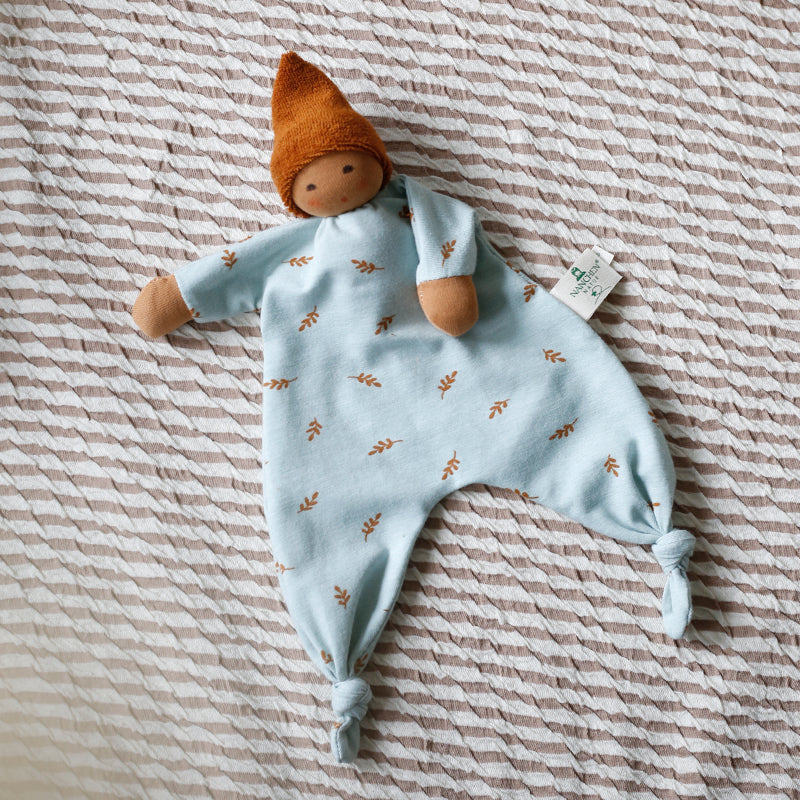 leaf grasping doll