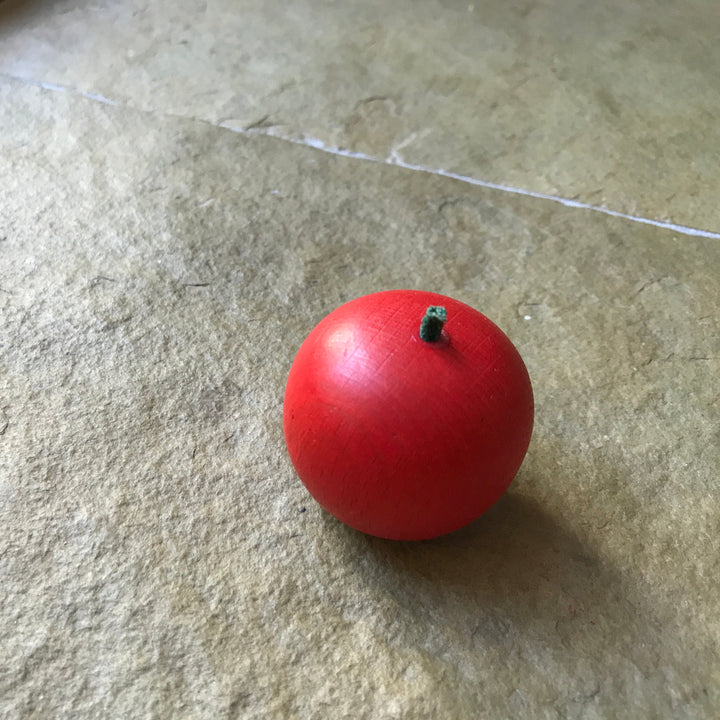 Erzi tomato (missing felt leaves)