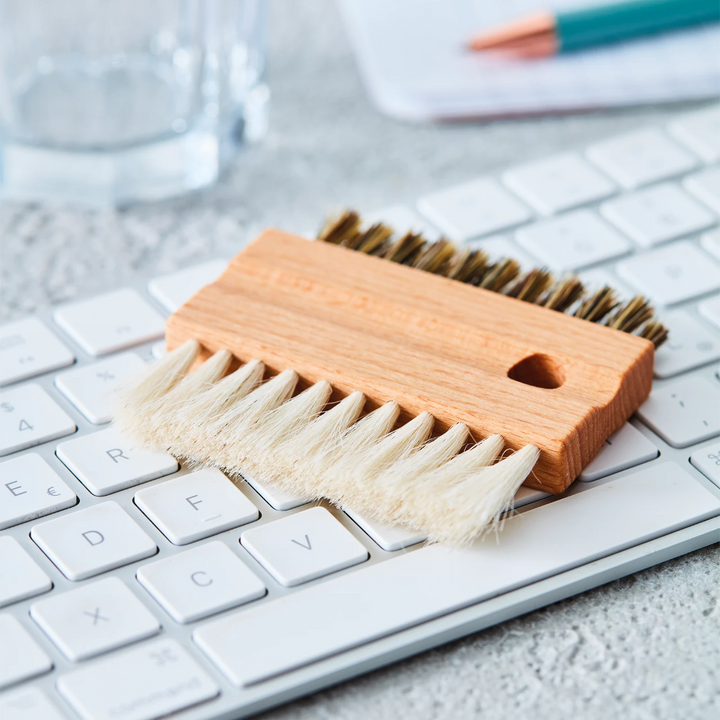 keyboard brush