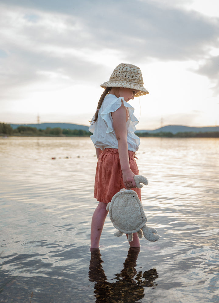 cuddly linen crab with warming inlet