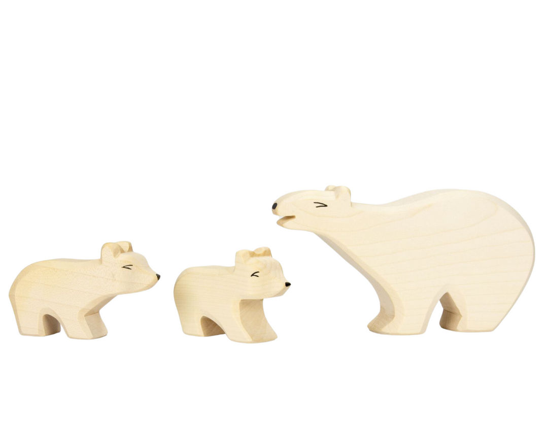 Ostheimer polar bear cub, long neck