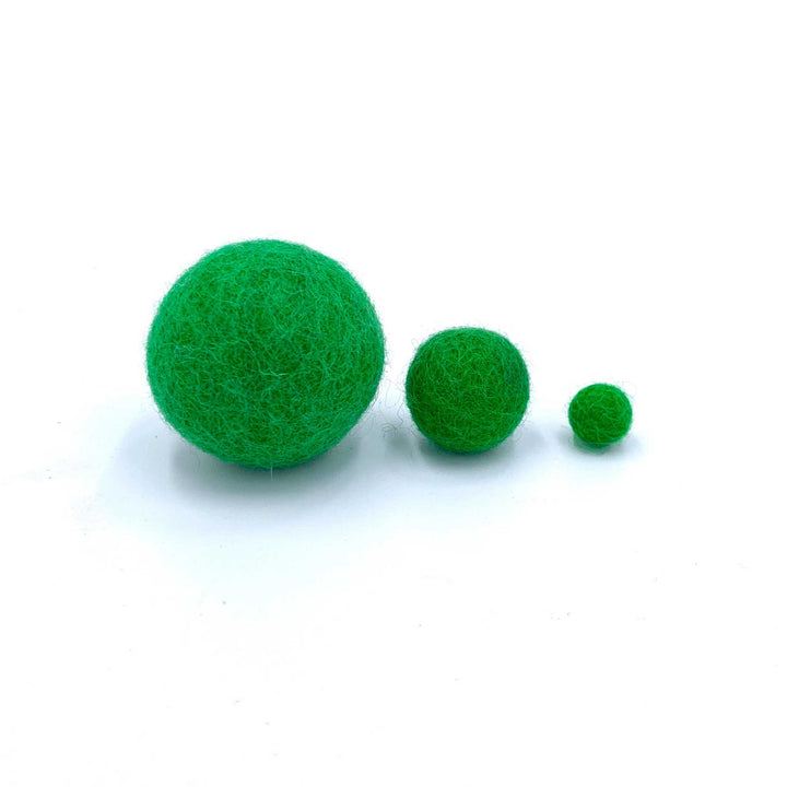 wool balls, 1/2 inch diameter