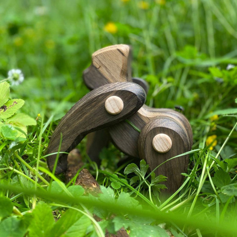 Bajo Tobe wooden gorilla