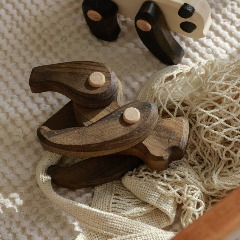 Bajo Tobe wooden gorilla