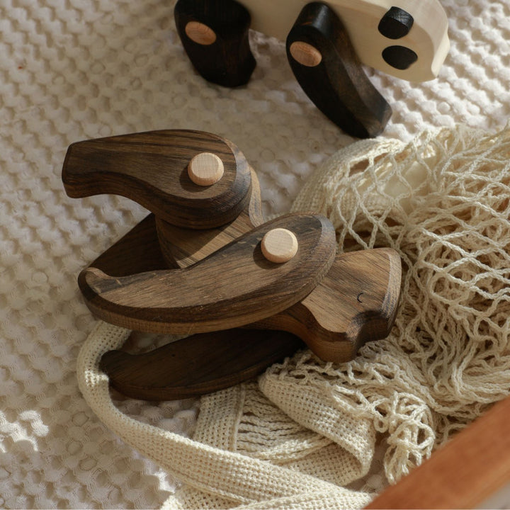 Bajo Tobe wooden gorilla