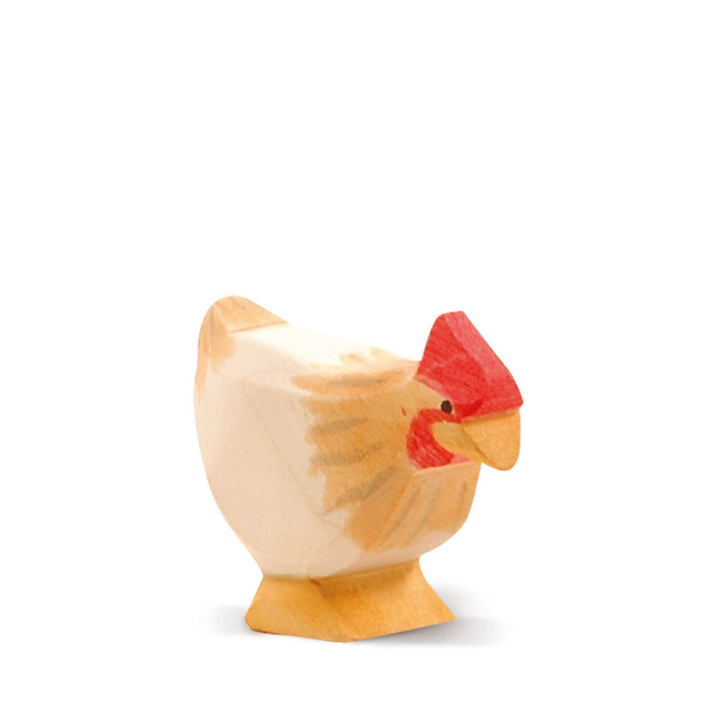 Ostheimer ochre hen standing