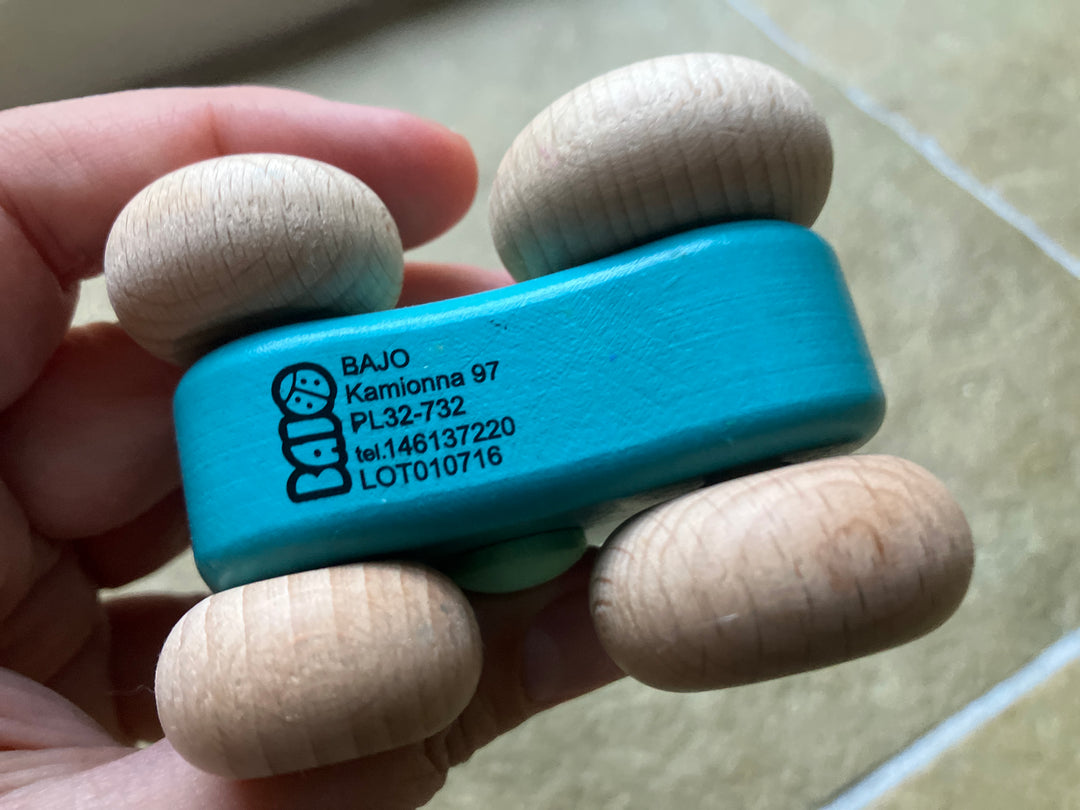 Bajo little ghost on wheels, turquoise (gently played)