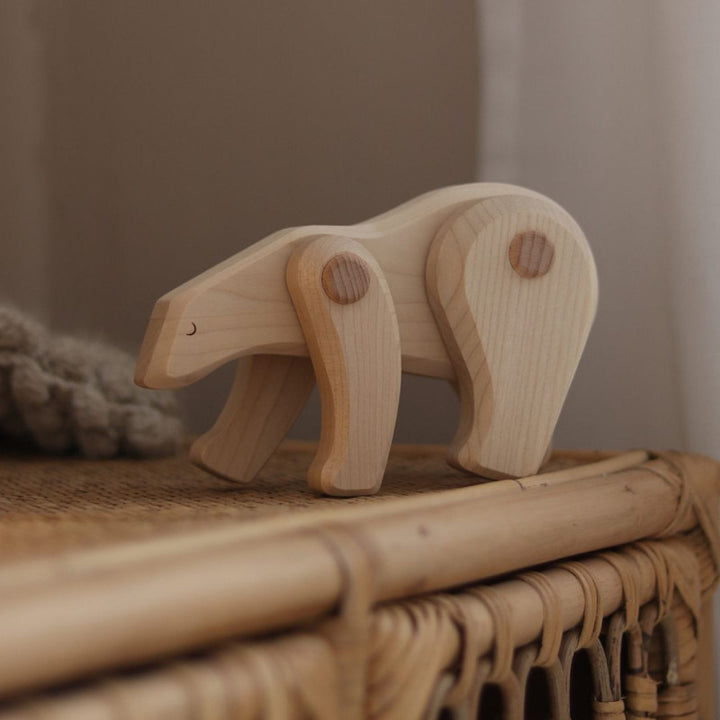 Bajo Tobe wooden polar bear