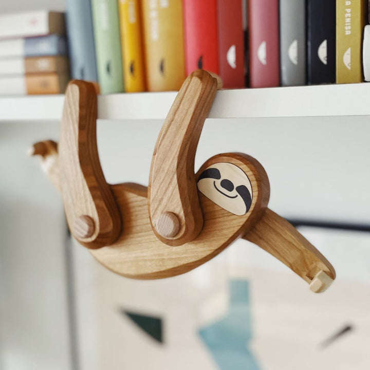 Bajo Tobe wooden sloth