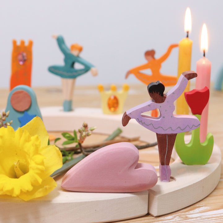 853c68de7253cdd55dc37be410a45c60%2F03326_Steckfigur_Ballerina_Fliederduft_v4.jpg