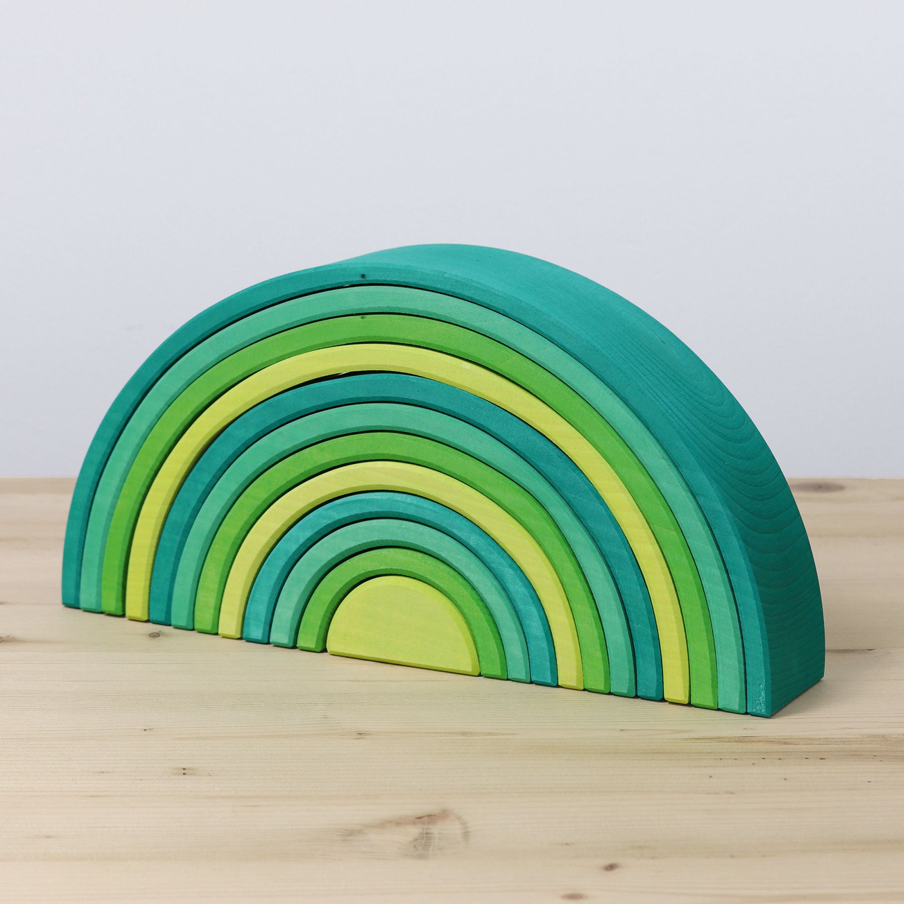 10672_Regenbogen_waldgruen.jpg
