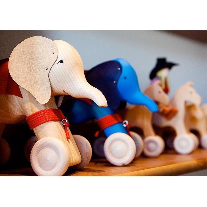large pull along elephant, blue