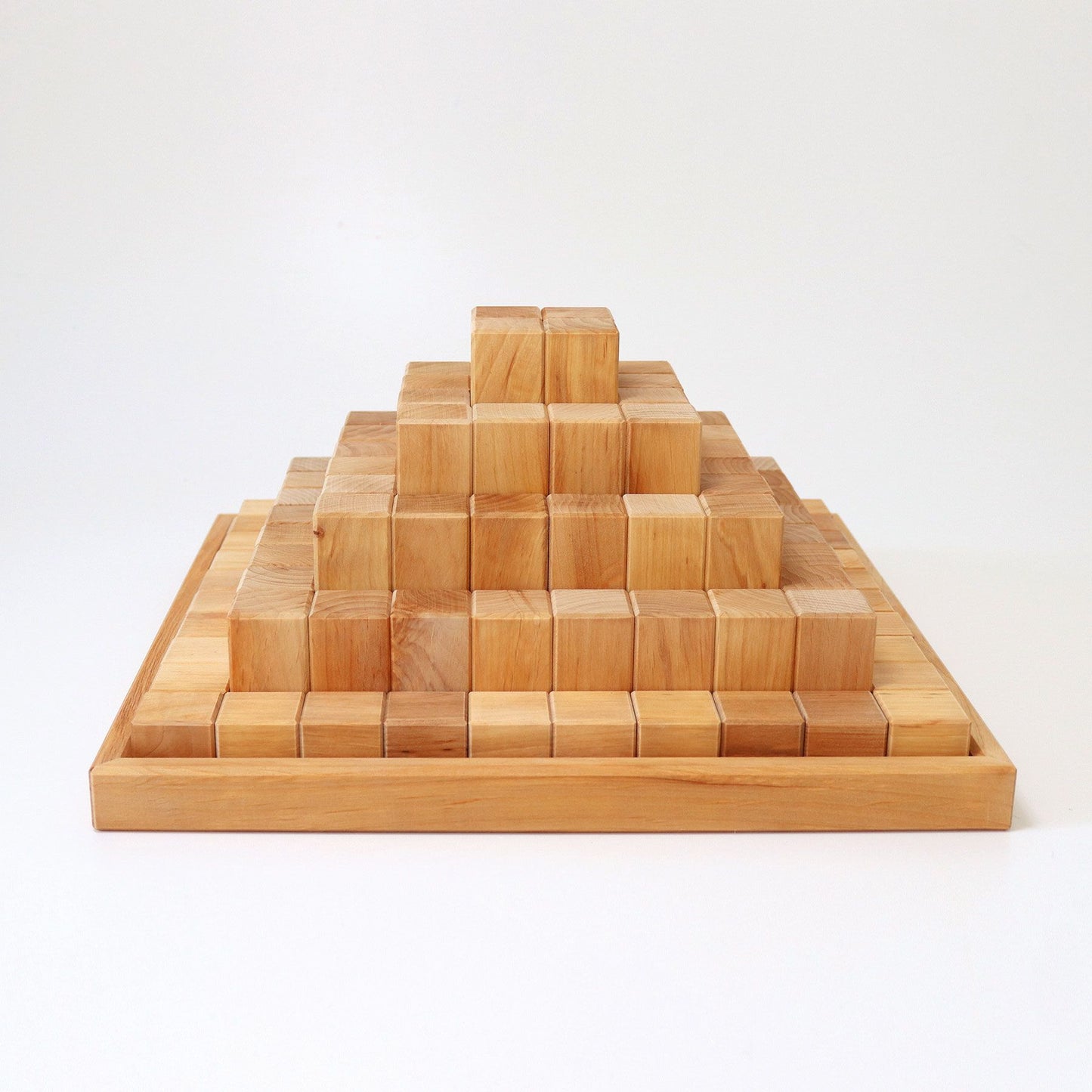 Grimm's large stepped pyramid, natural, 4 cm thick blocks