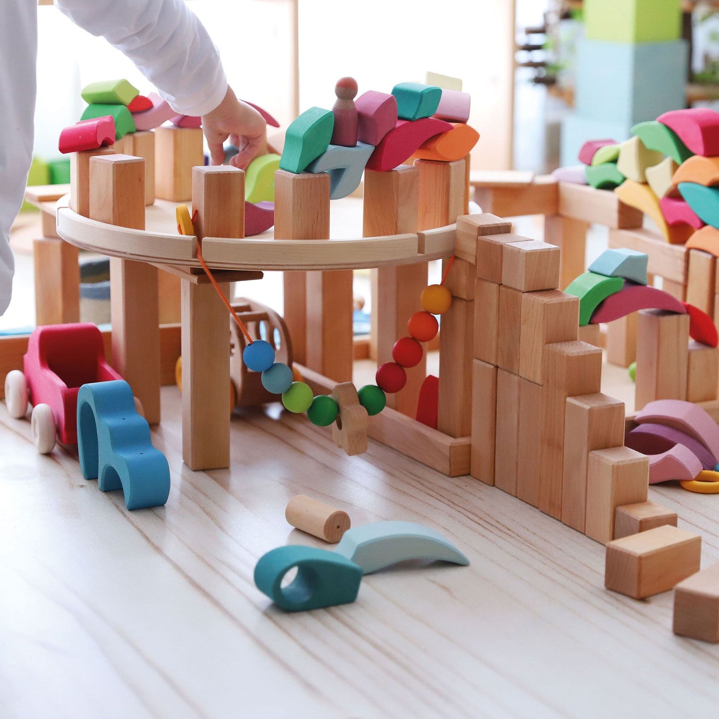 Grimm's large stepped pyramid, natural, 4 cm thick blocks