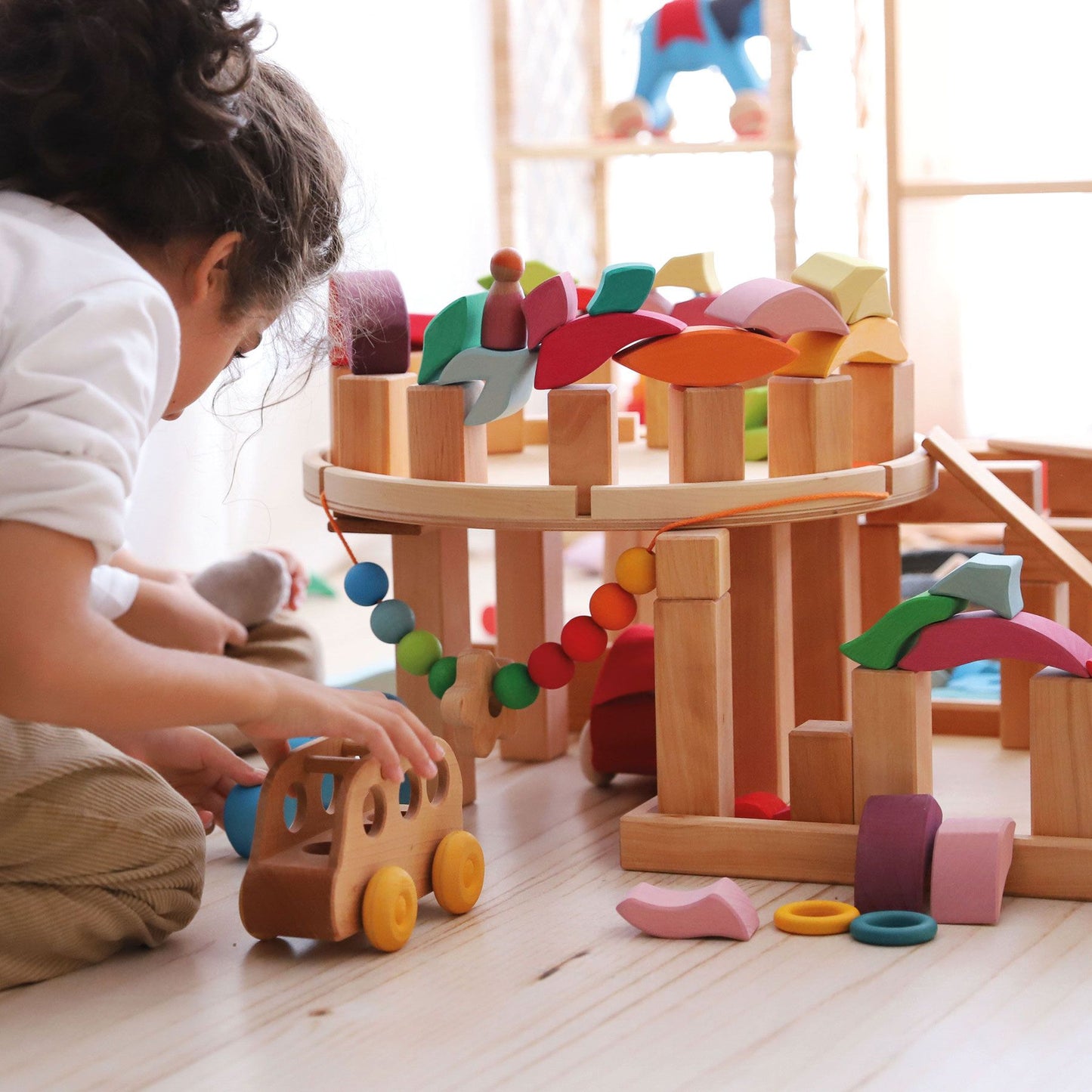 Grimm's large stepped pyramid, natural, 4 cm thick blocks