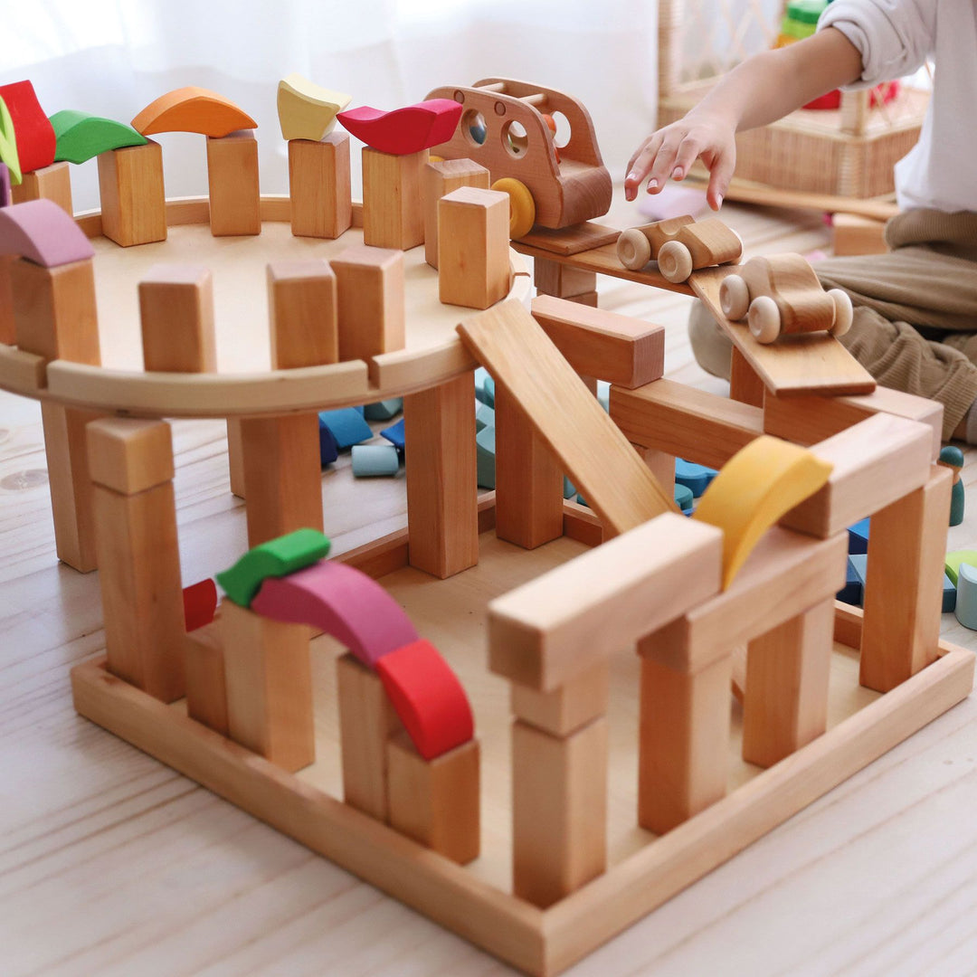 Grimm's large stepped pyramid, natural, 4 cm thick blocks