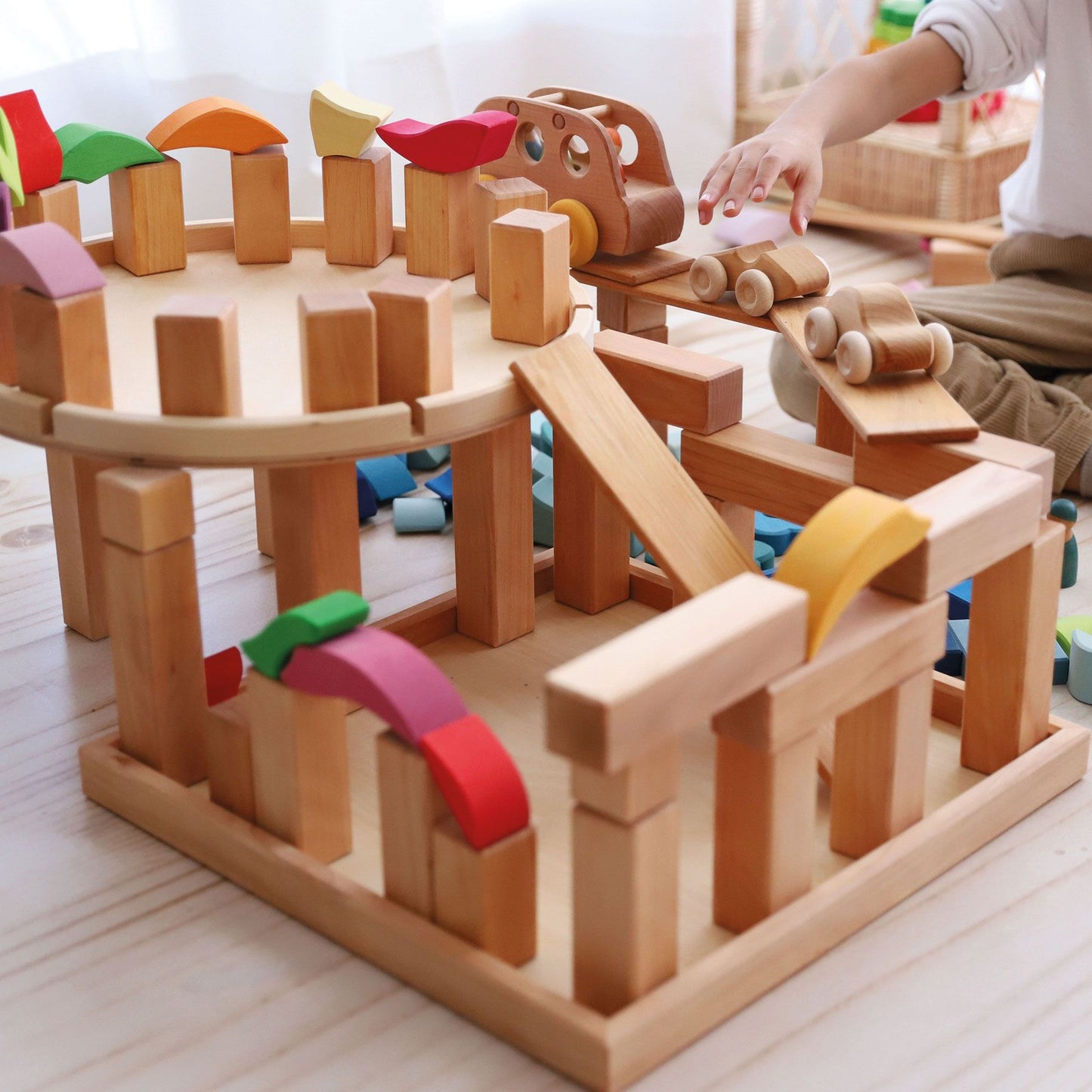 Grimm's large stepped pyramid, natural, 4 cm thick blocks