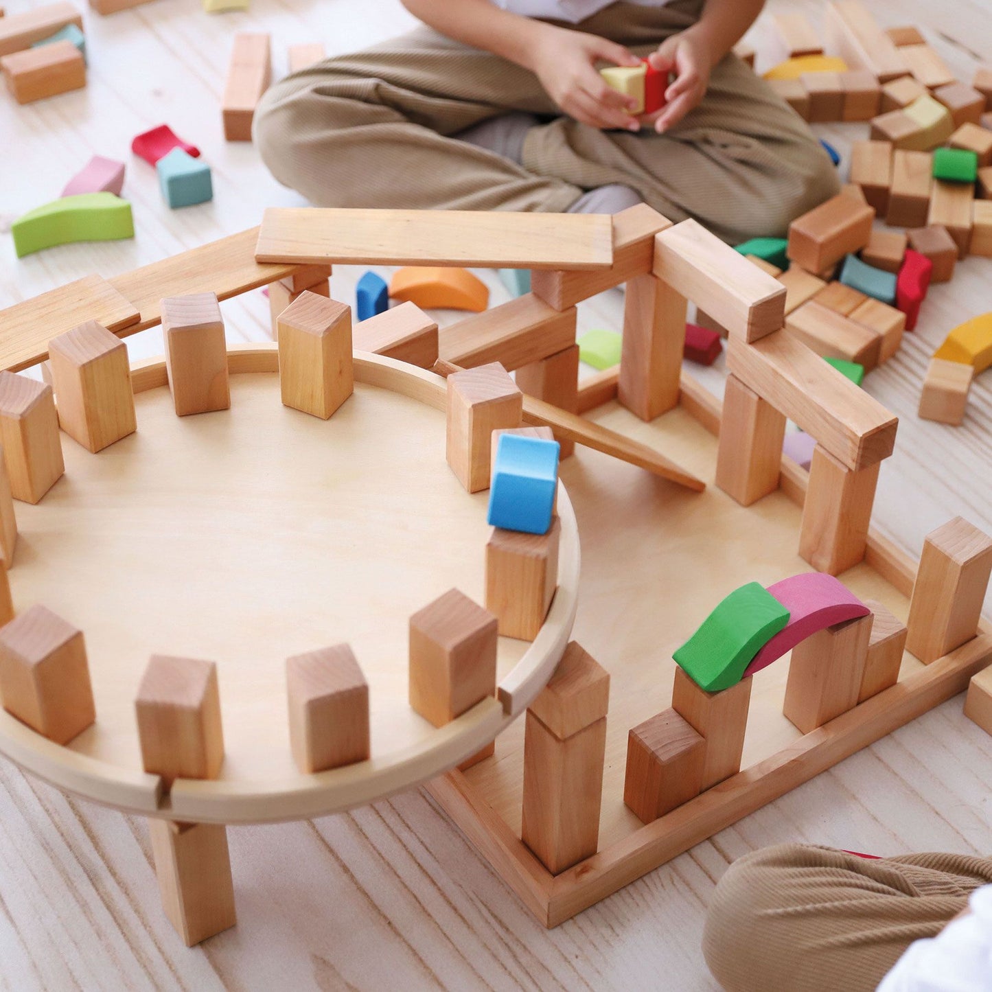 Grimm's large stepped pyramid, natural, 4 cm thick blocks