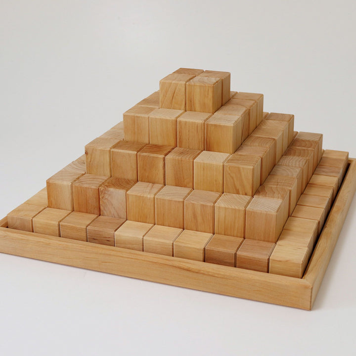 Grimm's large stepped pyramid, natural, 4 cm thick blocks