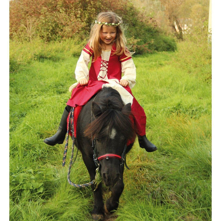 flower crown, white flowers