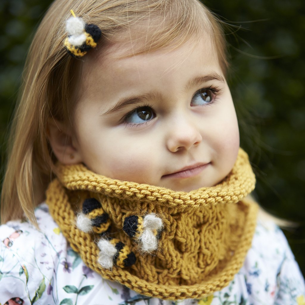 Knitted_Bees_Cowl_1024x1024.jpg