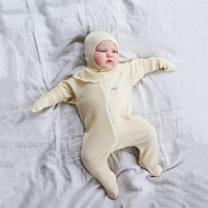 Ruskovilla_vauva_baby_villahaalari_wooloverall4_f874ff79-85a9-480c-9cb5-d72592356a56.jpg