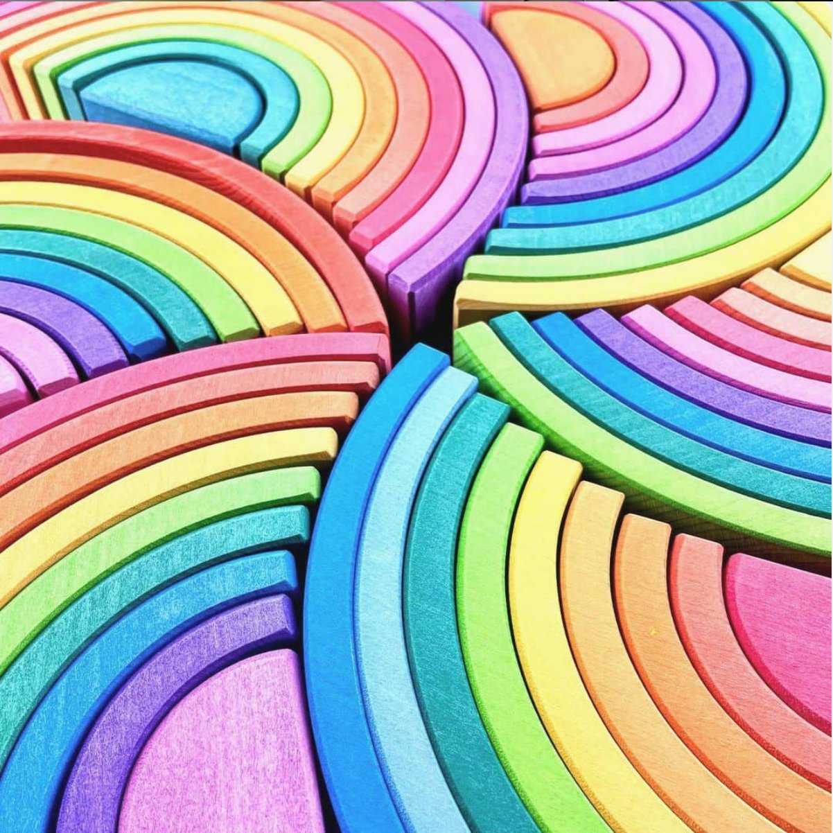 Ocamora 9 piece rainbow stacker, pink outer – Nest