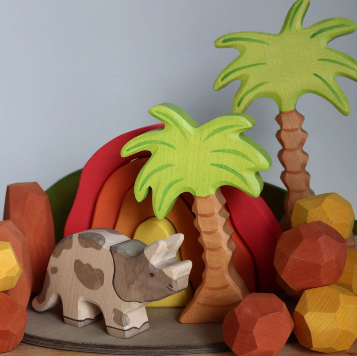 Holztiger Palme – Kleine Handgeschnitzte Holzfigur Für Kreatives Spielen Und Sammeln
