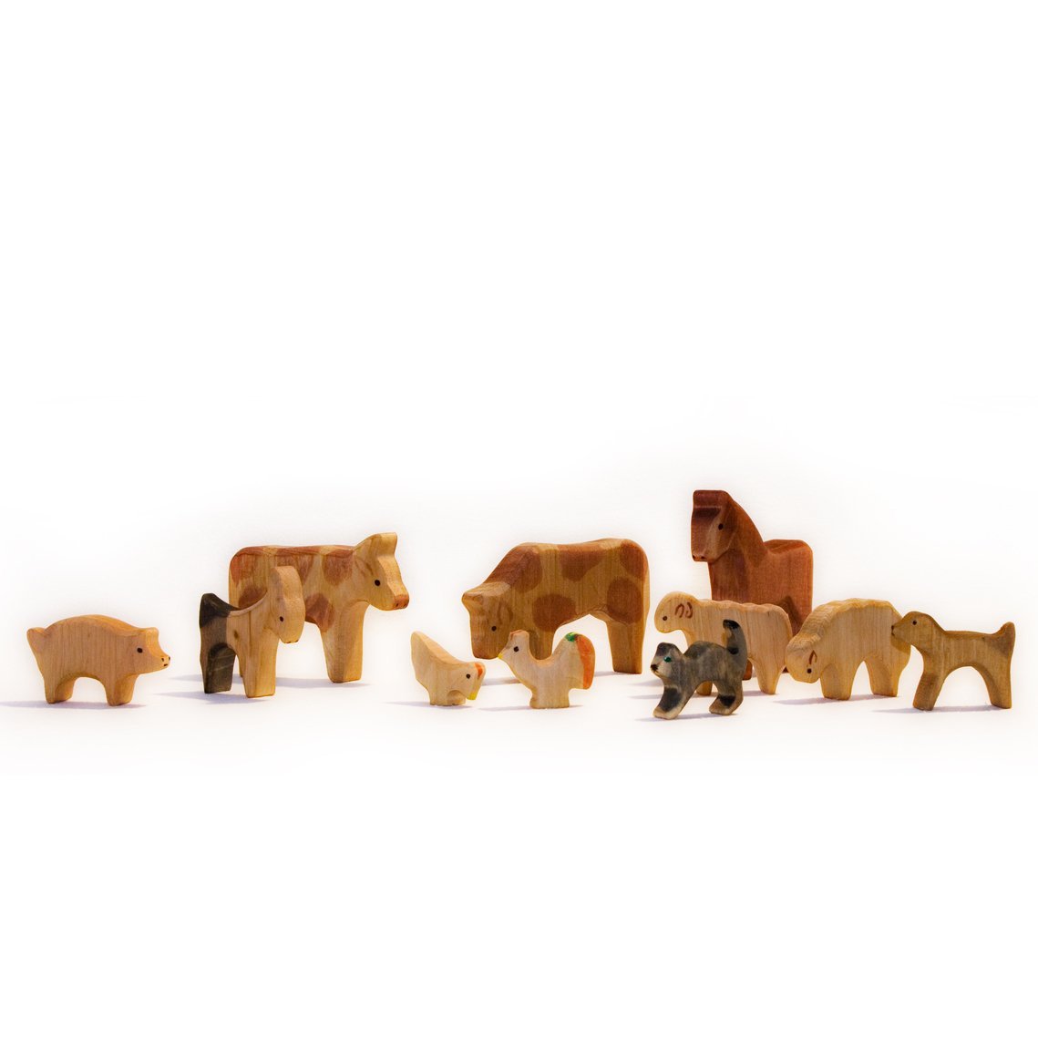 small wooden animals set Nest