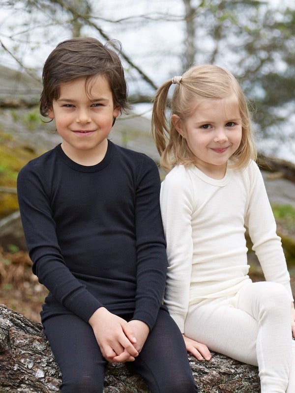 th_Ruskovilla_silkkivilla_aluspaita_lapset_Kaisla_Nordic ecowear.jpeg